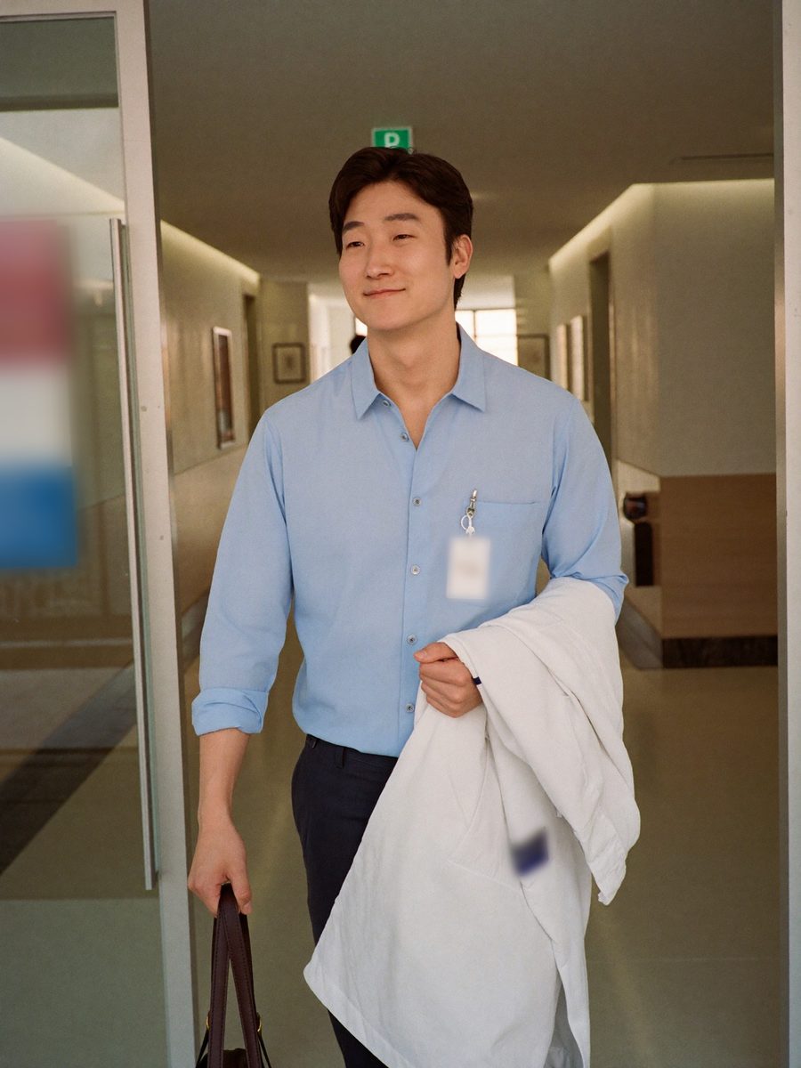 퇴근하며 웃는 원장